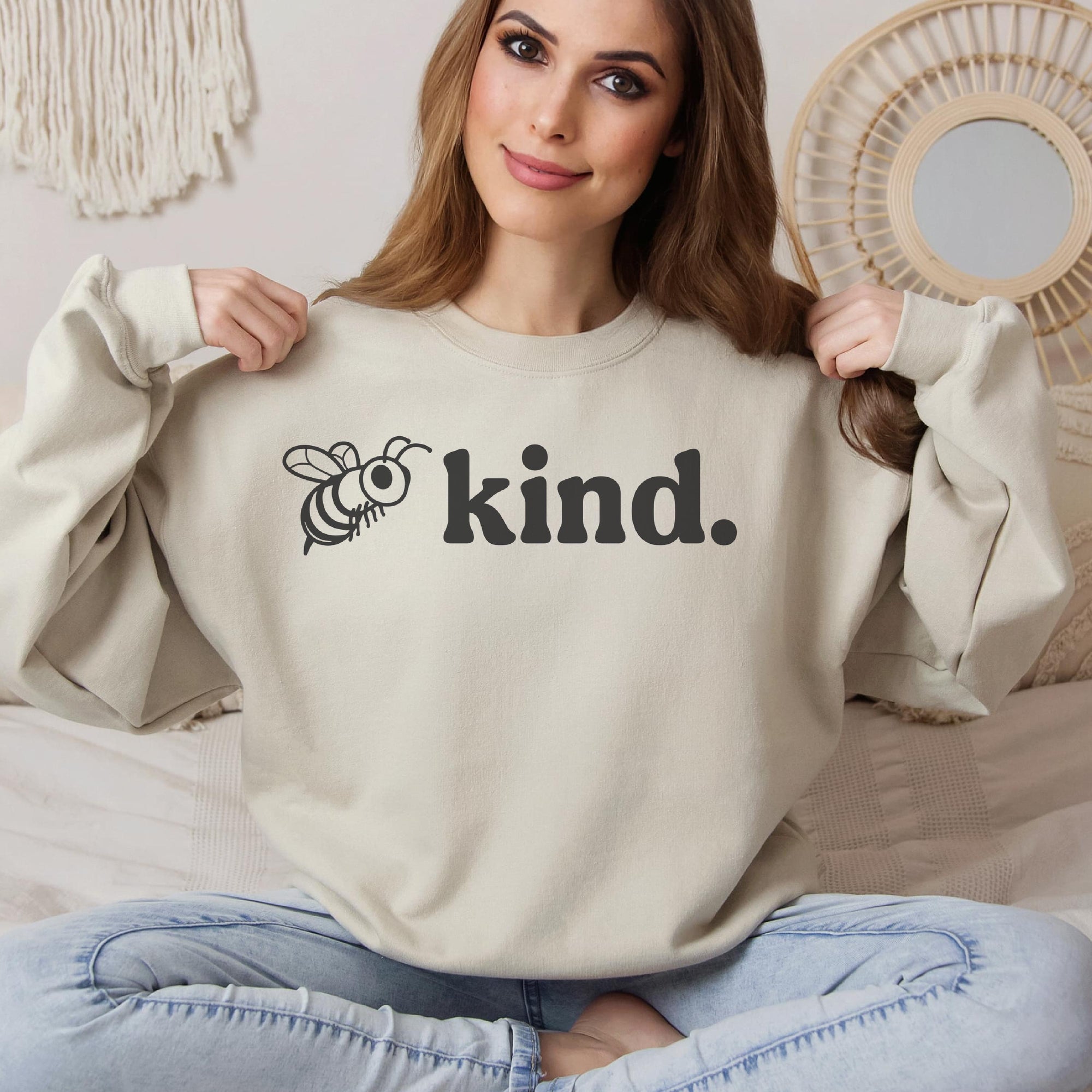 Bee Kind Sweatshirt - Lightmind Design