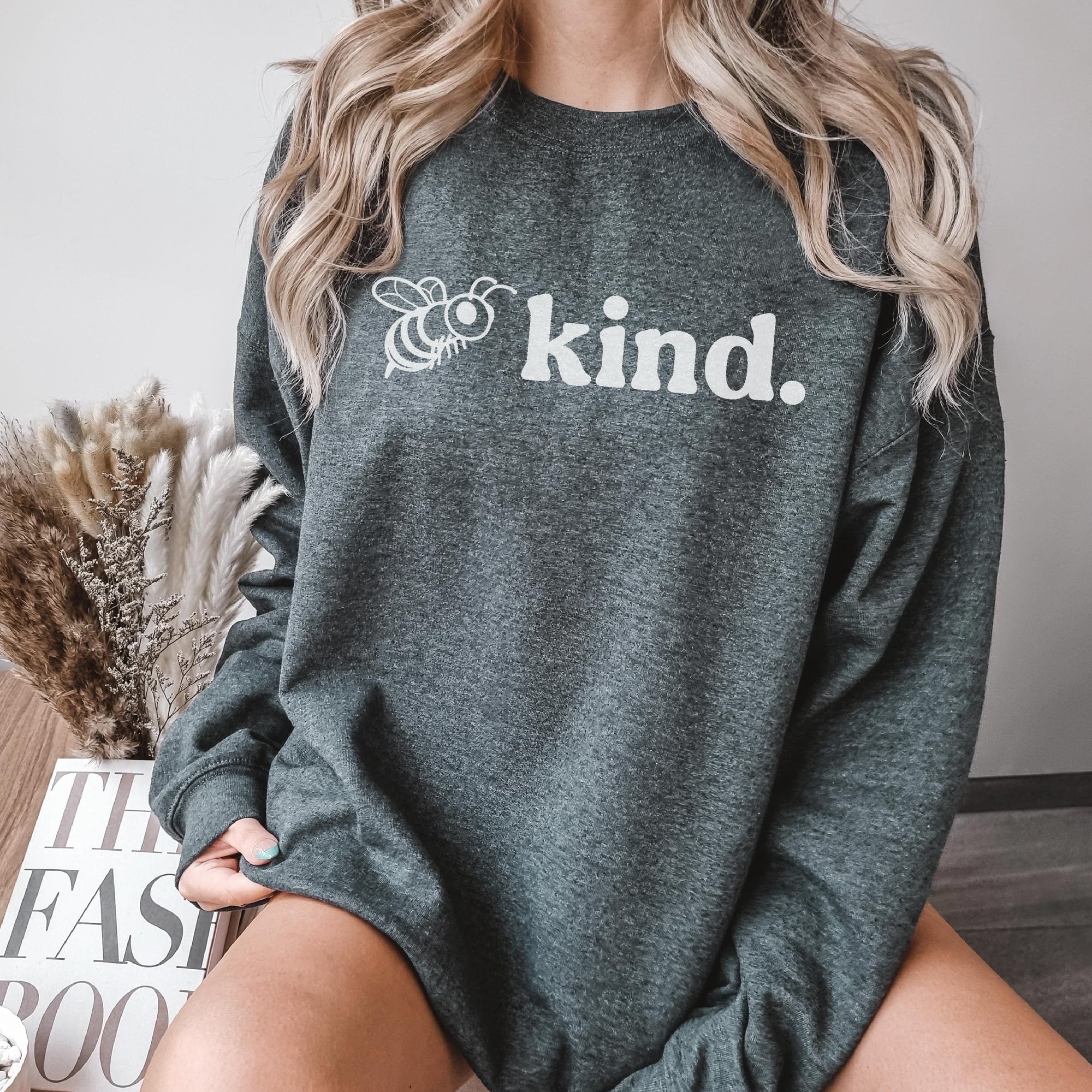 Bee Kind Sweatshirt - Lightmind Design